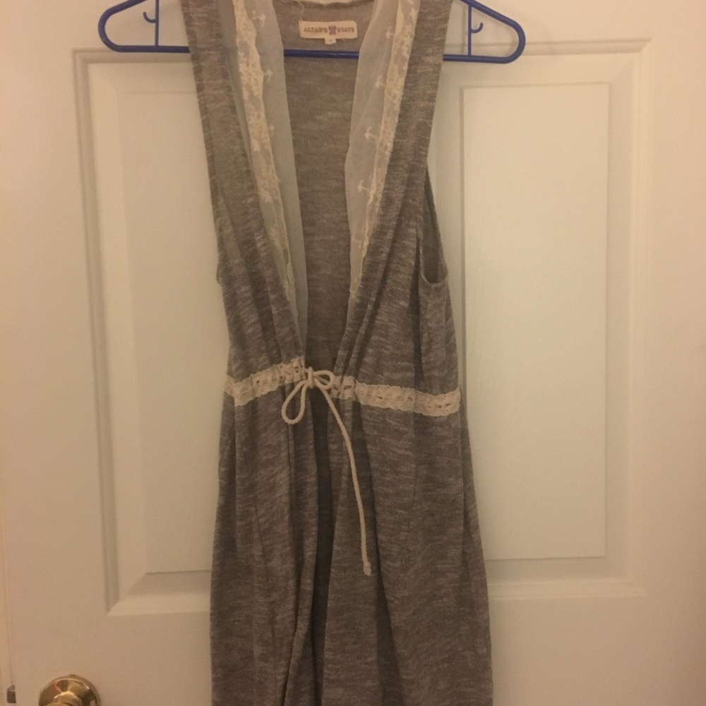 Long grey vest from altard state